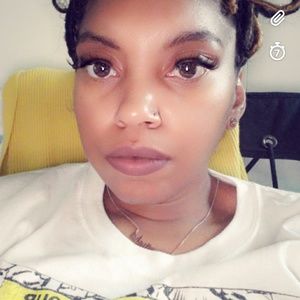 Meet your Posher, Alisha